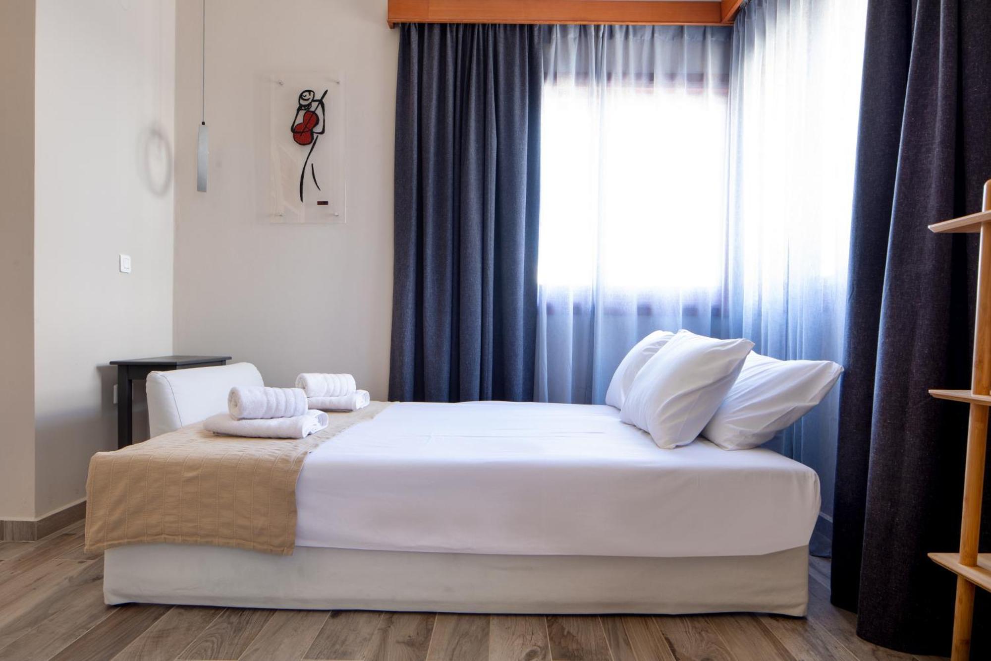 Avra Apartments Kalivai Rum bild